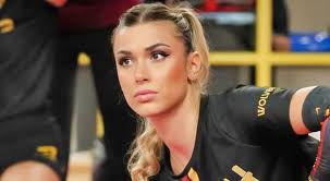 Italian Beach Volleyball Bombshell Giorgia Zannoni Goes Viral: Jaw-Dropping Stretch Caught on Camera [PHOTOS]