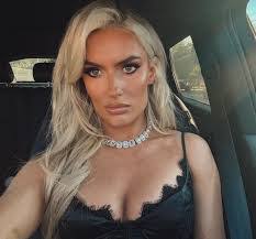 Mariah May's Instagram, Twitter & Facebook