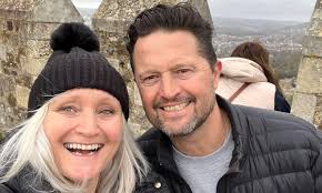 Joanne Fenton's Instagram, Twitter & Facebook