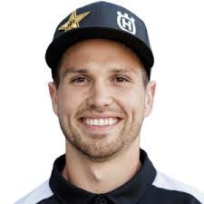 Levi Kitchen's Instagram, Twitter & Facebook