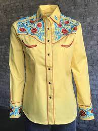 Authentic old west clothing men's clothing be the sharpest dressed man around when you shop our large historical clothing inventory of frock coats, dusters, western suits, shirts, vests, trousers, stovepipe boots, hats, undergarments, suspenders, ties, sleeve garters and many more cowboy accessories. Pin On Ropa Vaquera