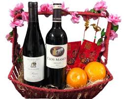 Send Unique And Exquisite Wine Gifts To Your Family And Friends From Ewineasia Singapore S Premium Wine Store Order Onl Wine Hampers Wine Gifts Wine Discount