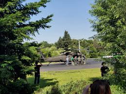 Aparatul a pierdut altitudine și a aterizat forțat pe unul dintre principalele bulevarde din capitală, în piața charles de gaulle. Pi3chlqox5wumm