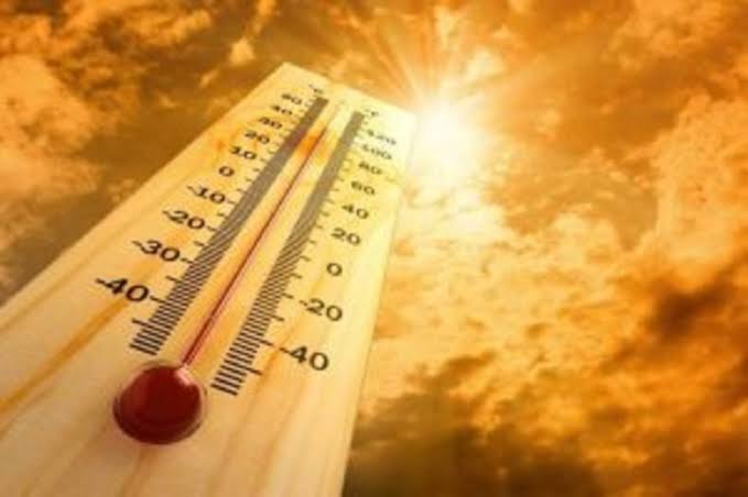 Καιρός: Καύσωνας με 40άρια - Πότε υποχωρεί η ζέστη και πότε επιστρέφει |  Ημεροδρόμος