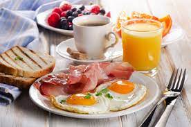 Ejemplo: Me encanta [ que me hagas el desayuno por la mañana].