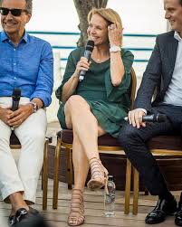 All calves & legs, athletic & muscle girls lovers around the world! Katie Couric S Feet Wikifeet