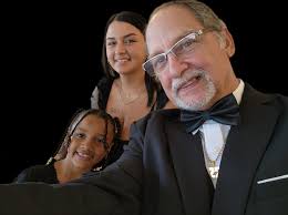 Leah & Matt's wedding reception is now underway with the selfie tower.  Stephen Redfern Photography ❤️🥰
