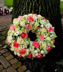 Bright, fresh flowers make a thoughtful gift for any type of occasion. Flowers For Funeral Service