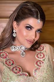 Cecilia Diamond's Instagram, Twitter & Facebook