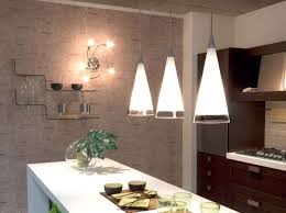 In caso di cucina separata dal soggiorno (ma troppo piccola per un tavolo o una penisola) si può optare per una. Illuminare La Cucina Foto Design Mag