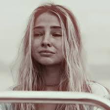 Sarah Cameron Edit: Madelyn Cline