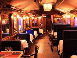 Restaurant Le Wagon Bleu Paris Dans Un Compartiment De L Orient Express Restaurant Bar Restaurant Wagons