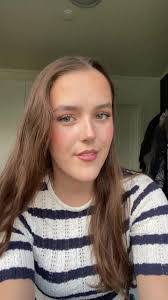 Mia Betts's Instagram, Twitter & Facebook