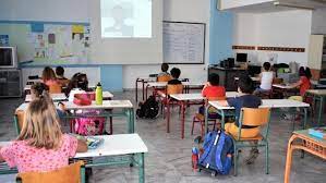 Τσιόδρας ανέφερε επίσης, ότι ήδη έχουν ανοίξει τα σχολεία σε κάποιες χώρες και άφησε να εννοηθεί ότι αυτό μπορεί να γίνει και στη χώρα μας: Korwnoios Pws Leitoyrgoyn Ta Sxoleia Stis Alles Xwres Ths E E Skai