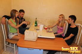 Oral screw with Amber Daikiri and Krystal Boyd - PORNSTARS.TUBE