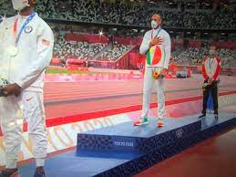 Barbudas 60 km perimeter is an almost continuous beach. Du6doeu19air8m