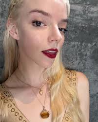 Princess Celeb Lips 💋 🌈 on X: Anya Taylor Joy is undoubtably the queen  of face porn, and one of the hottest celebs of all time You should be  worshipping her at