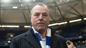 Dresdner salons eine spende in höhe von 5.000 € durch den präsidenten des fc bayern münchen, uli hoeneß, überreicht. Clemens Tonnies Fcb Und Schalke Trampeln Auf Der Seele Der Fans Herum S04