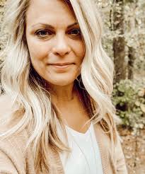 I should probably introduce myself after all this time 💁🏼‍♀️ I'm Allison,  owner of The Haven Salon. I never thought I was capable of owning a salon  honestly, but everything about it