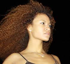3c hair curl types are characterized as having lots of small spirals resembling corkscrew curls. How To Treat Your 3c Hair Type Human Hair Exim