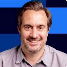 How can operations leaders ensure seamless strategy execution across teams  to drive business success?