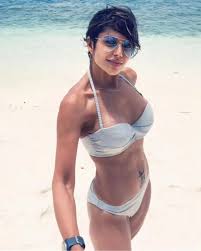 140+ Mandira Bedi Photos: Find Latest HD Images, Pictures, Stills & Pics -  Filmibeat
