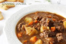 Puedes emplear otro tipo de pasta como macarrones si no tienes a mano fideo. Como Hacer Guiso De Carne Con Patatas Codigo Cocina