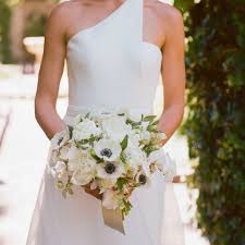 Picking wedding bouquets isn't easy unless you're actually a florist. 22 Unique And Bold Anemone Bouquets