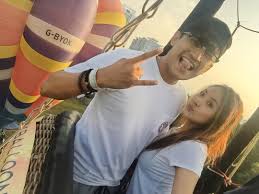 Puteri sarah dilahirkan pada 1 disember 1985 di london, england dan dibesarkan di kuala lumpur dan johor bahru, johor. Isteri Okey Sahaja Hubungan Shah Iskandar Uqasha Senrose Shah Iskandar Mahfuz Menjelaskan Tiada Hubungan Istimewa Antara Beliau Dengan Uqasha Hubungan Cinta