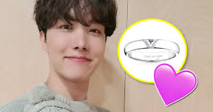 The louis vuitton designer surprised the world this morning with the. Bts Fans Are Losing It Over J Hope S Louis Vuitton Wedding Ring Koreaboo