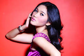 Dia pertama kali bermain di beberapa film seperti setannya kok beneran? Ririn Setyarini Berani Lebih Panas Lagi