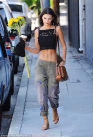 Fashion inspiration, personal style, chic ideas and. Little Luxe Lookbook Vakantiekleding Emily Ratajkowski Vrouw