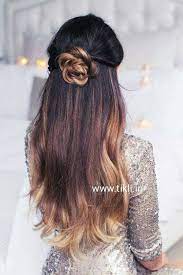This style is easy to do and can be decorated using ornaments, flowers, etc. 21 Stylish And Beautiful Indian Hairstyle For Saree Tikli