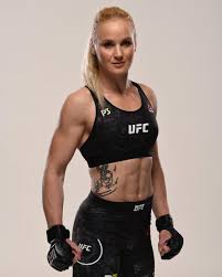 Jessica andrade, with official sherdog mixed martial arts stats, photos, videos, and more for the flyweight fighter from. Image May Contain 1 Person Standing Women Boxing Muscle Women Muscular Women