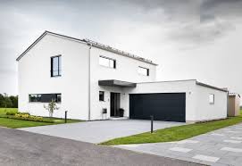 Modernarchitecture Eingang Uberdachung In 2020 Contemporary Garage Doors Mansion Interior House