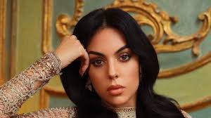 Facebook gives people the power to share and makes the world more open and connected. Seberapa Stylish Georgina Rodriguez Intip Fashion Kekasih Cristiano Ronaldo Dalam Berbagai Gaya Tribunnewsmaker Com