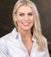 Kayla Seals's Instagram, Twitter & Facebook