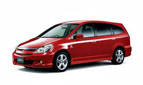 Honda stream generasi pertama tersedia dengan mesin berkapasitas 1.7l d17 dan 2.0l k20a, yang dilengkapi dengan transmisi otomatis 4 kecepatan dan transmisi otomatis 5 kecepatan dengan mode sekuensial. Pada 2003 Honda Stream Absolute Diperkenal Di Jepun Mekanika