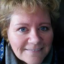 Hi, any recommendations for a good nail salon? 🙂could be around Waterville  too ☺️