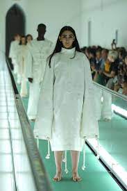 Week winter 2009 milan collections fall latest mens during trends jeannytsy agencies creation displays january. Gucci Nin Yeni Yuzu Armine Harutyunyan Nasil Kesfedildi Magazin Haberleri Ntv