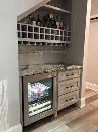 Looking for modern storage furniture to show off some personality? 75 Beautiful Small Home Bar Pictures Ideas August 2021 Houzz