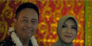 Jul 02, 2021 · berdasarkan data lhkpn yang dilaporkan jenderal andika perkasa kepada komisi pemberantasan korupsi (kpk), terdapat sejumlah bidang tanah dan bangunan yang merupakan hasil hibah. Duduk Di Pelaminan Kasad Jenderal Andika Dan Istri Bak Pengantin Baru Merdeka Com