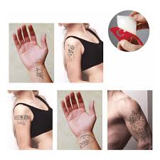 Ayak bilek üzeri pati sembolü dövmesi. One Spray Tattoo One Spray Tattoo Kurukafa Gul Desenleri Fiyati