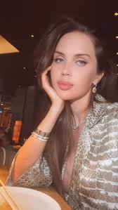 İpek bir takım elbise, kendinizi en güzel hissetmeniz için her durum için  mükemmel bir seçenektir 💫, Özel sipariş olarak geçiyor.DM detaylar için