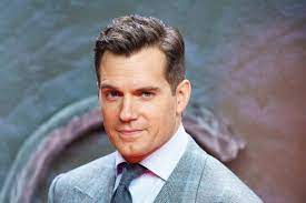 Henry Cavill se dit intéressé par le rôle de James Bond 007 - lematin.ch