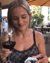 hip thrusting 265 (a bit over 2x my BW) i was shooting to get 260 for the  end of Jan and here i am Feb 13 @ 265 for 6, and again