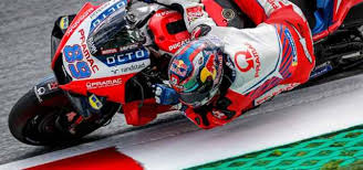È difficile capire quale ruolo vorrà avere in. Diretta Motogp Qualifiche Gp Austria 2021 Martin Di Nuovo In Pole Position