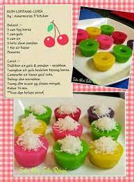 This is steamed rice cakes with grated coconut topping. Kuih Lompang Asian Desserts Snacks Dishes Chocolate Syrup Recipes