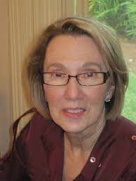 Elizabeth Martinson's Instagram, Twitter & Facebook