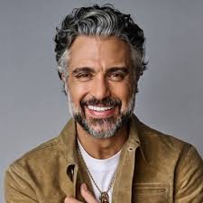 Ana Julia Guevara (@GuevaraAnaj)